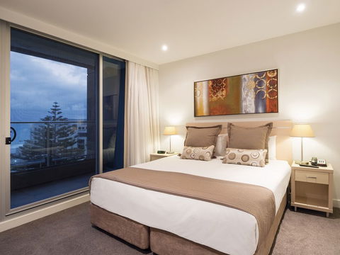 Oaks Liberty Towers - Mackay Tourism 1
