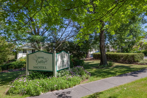 Yarra Gables Motel - Mackay Tourism 0