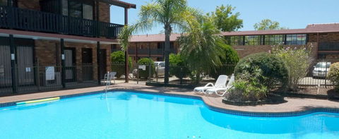 Maclin Lodge - Mackay Tourism 1