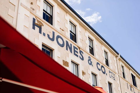 The Henry Jones Art Hotel - Mackay Tourism 0