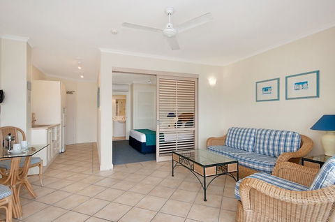 Macrossan House Boutique Holidays Apts - Mackay Tourism 2