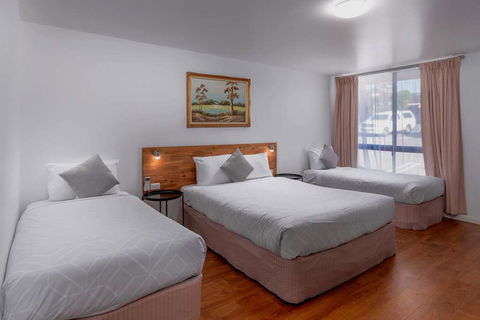 Econo Lodge Lilydale - Mackay Tourism 0