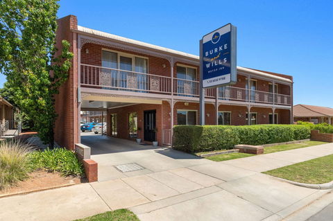 Burke & Wills Motor Inn - Mackay Tourism 1