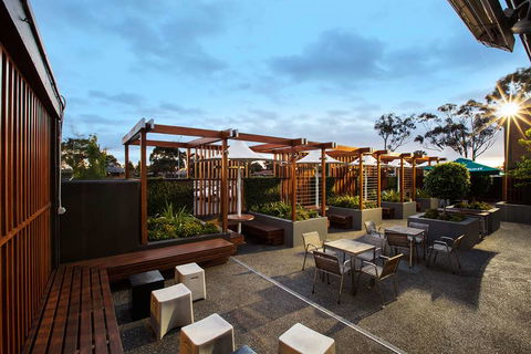 Nightcap At Keysborough Hotel - Mackay Tourism 9