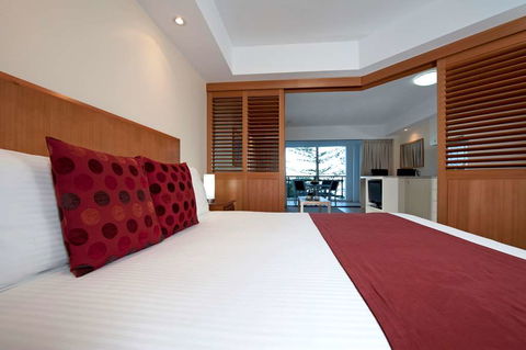 Ramada Resort Golden Beach - Mackay Tourism 8