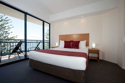 Ramada Resort Golden Beach - Mackay Tourism 10
