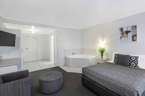 Best Western Cathedral Motor Inn - Mackay Tourism 12