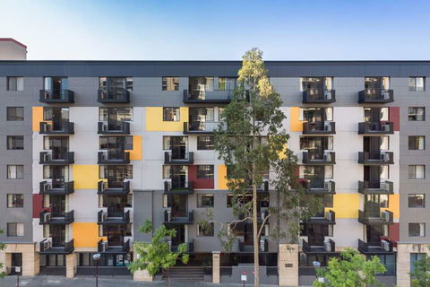 Mont Clare Boutique Apartments - Mackay Tourism 0