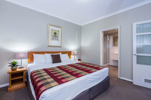 Mont Clare Boutique Apartments - Mackay Tourism 6