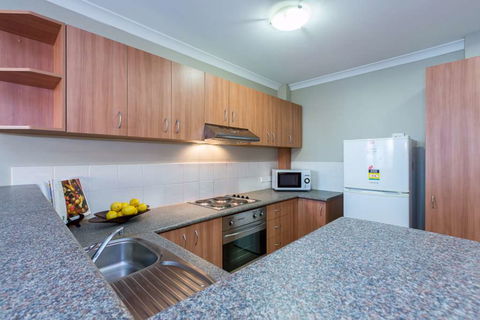 Mont Clare Boutique Apartments - Mackay Tourism 11