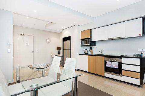 Astra Apartments Perth - Mackay Tourism 8