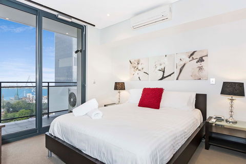 Astra Apartments Perth - Mackay Tourism 13