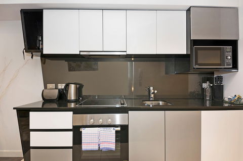Astra Apartments Perth - Mackay Tourism 14