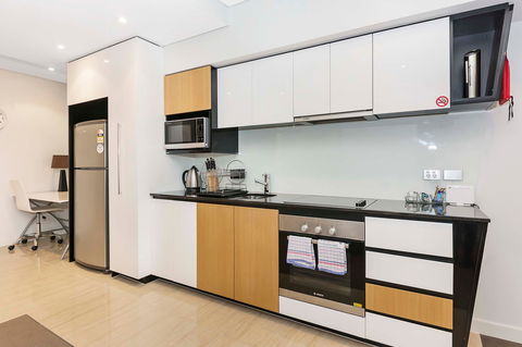 Astra Apartments Perth - Mackay Tourism 16