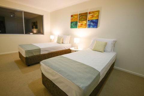 Direct Hotels - Breeze On Brightwater - Mackay Tourism 0