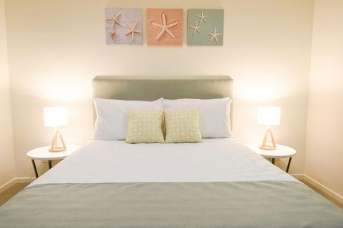 Direct Hotels - Breeze On Brightwater - Mackay Tourism 1