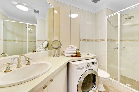 The Manor Apartment Hotel - Mackay Tourism 1