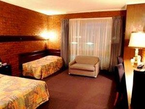 Albury Townhouse Motel - Mackay Tourism 0