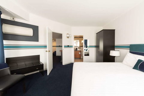 Ramada by Wyndham Diplomat Canberra - Mackay Tourism 2