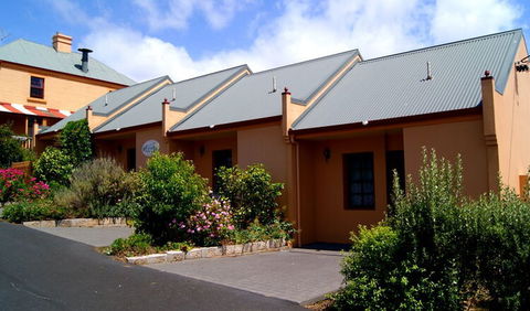 Meredith House And Mews - Mackay Tourism 0