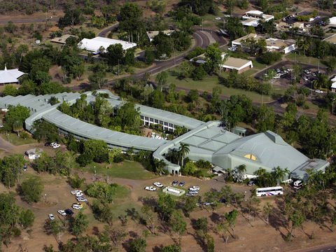 Mercure Kakadu Crocodile Hotel - Mackay Tourism 0