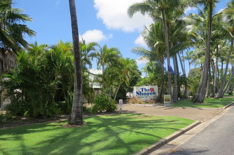 The Shores Holiday Apartments - Mackay Tourism 0