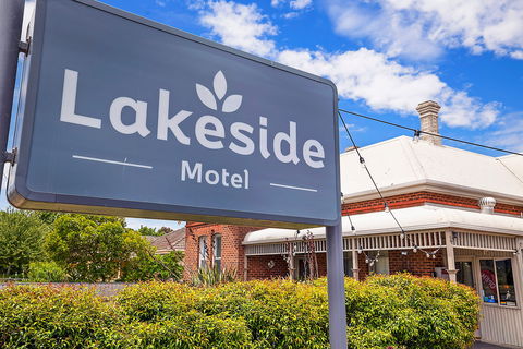 Hamilton Lakeside Motel - Mackay Tourism 2