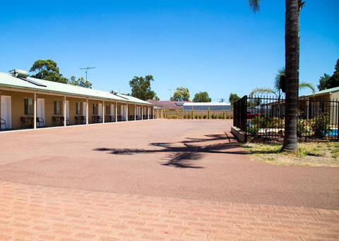 Pinjarra Resort - Mackay Tourism 2