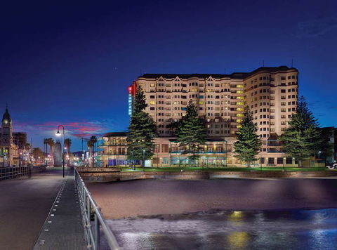 Stamford Grand Adelaide - Mackay Tourism 0