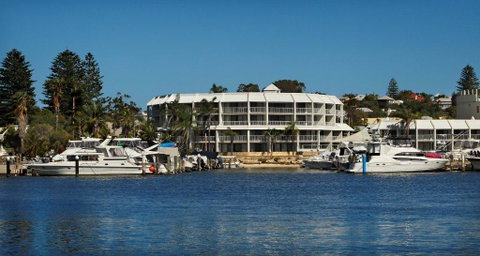 Pier 21 Apartment Hotel - Mackay Tourism 0