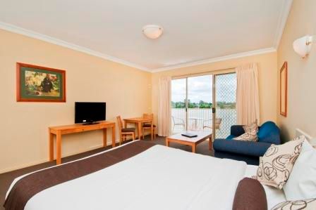 Nagambie Waterfront Motel - Mackay Tourism 1