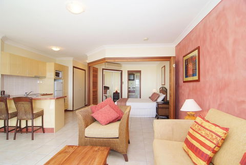 At Waters Edge Resort - Mackay Tourism 2