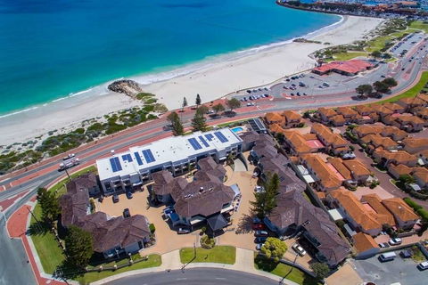 Quality Resort Sorrento Beach - Mackay Tourism 1