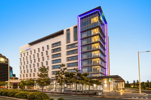 Holiday Inn Express/Stes Sunshine Coast - Mackay Tourism 0
