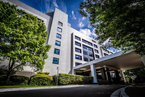 Crowne Plaza Canberra - Mackay Tourism 1