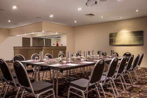 Crowne Plaza Canberra - Mackay Tourism 10