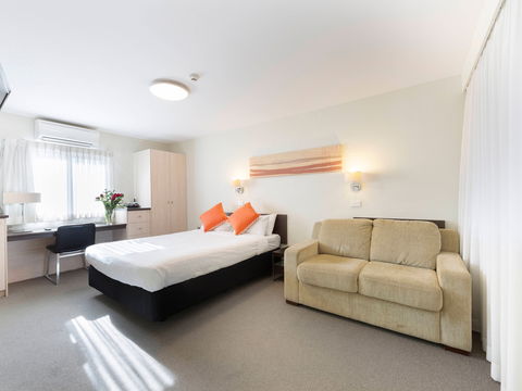 Ibis Styles Canberra Tall Trees - Mackay Tourism 3