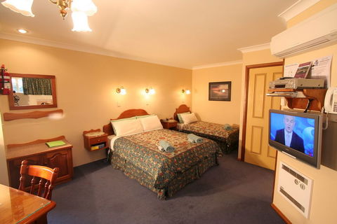 Swansea Cottages - Mackay Tourism 2