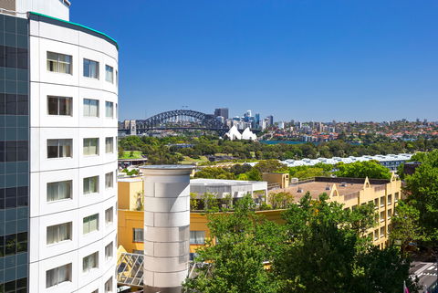 Holiday Inn Potts Point - Mackay Tourism 0