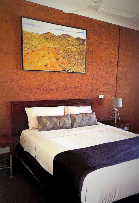Gidgee Inn - Mackay Tourism 1