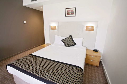 Golden Pebble Hotel - Mackay Tourism 2