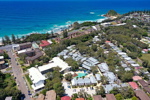 Club Wyndham Flynns Beach-Trademark Coll - Mackay Tourism 0
