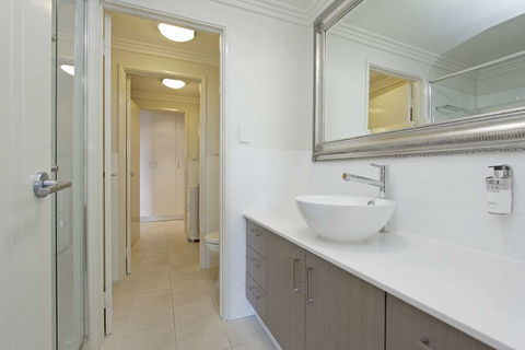 Zappeion Apartments - Mackay Tourism 2