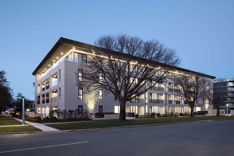 Knightsbridge Canberra - Mackay Tourism 0