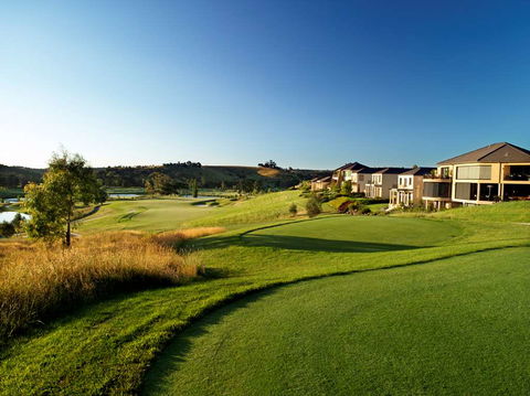 Yarra Valley Lodge - Mackay Tourism 1