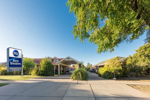 Best Western Ambassador Inn - Mackay Tourism 0