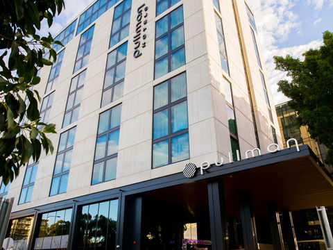 Pullman Sydney Airport Hotel - Mackay Tourism 0