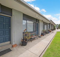 Hamilton Lakeside Motel - Mackay Tourism