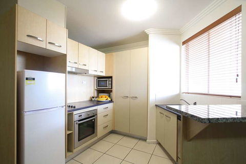 Caloundra Central Apartment Hotel - Mackay Tourism 17