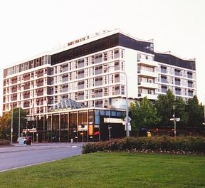 Hotel Adelaide International - Mackay Tourism 0
